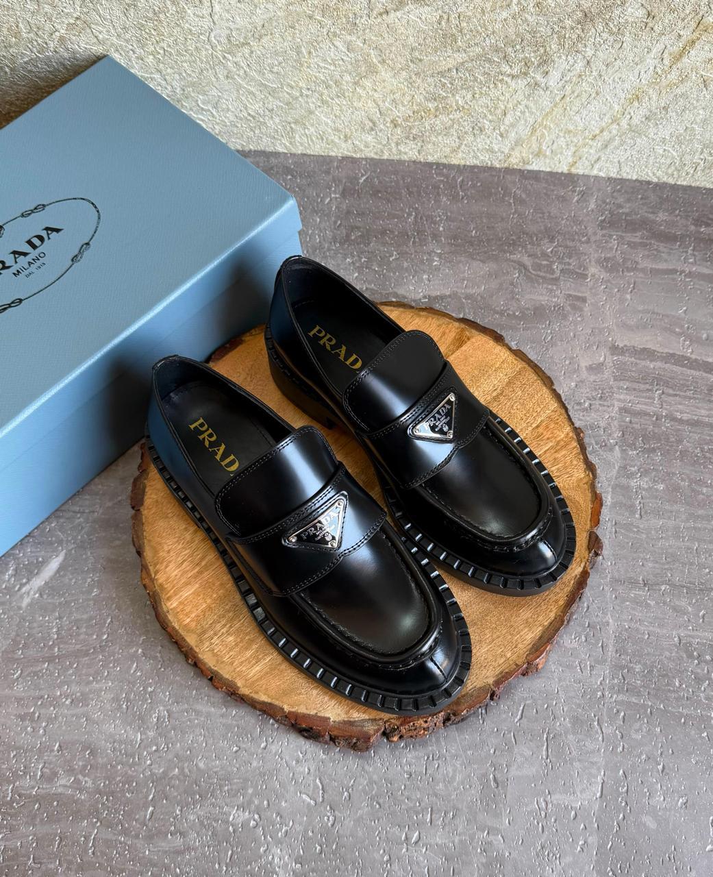Ladies  shoes