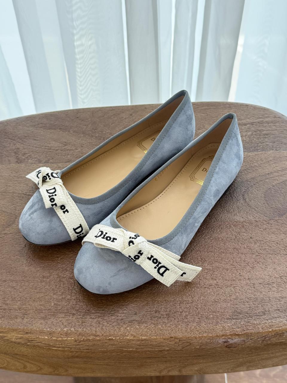 Ladies  shoes