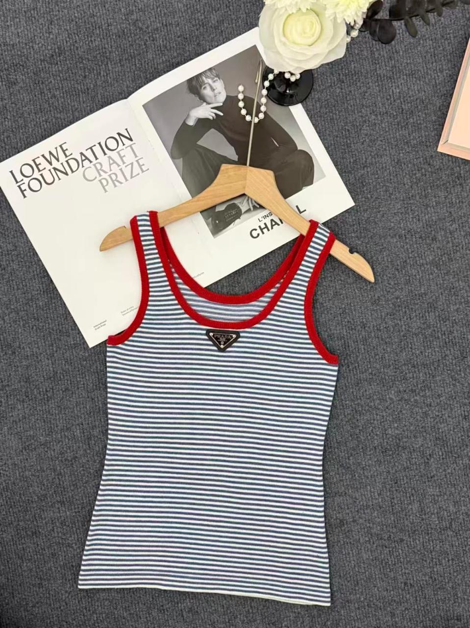 Ladies t-shirts & tops
