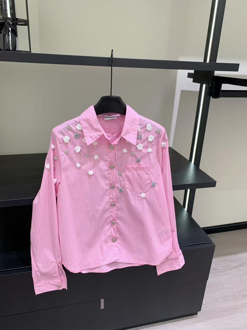 Ladies t-shirts & tops