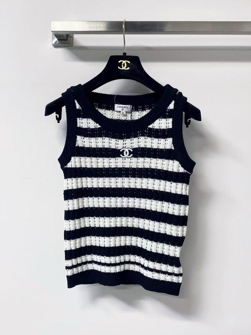Ladies t-shirts & tops