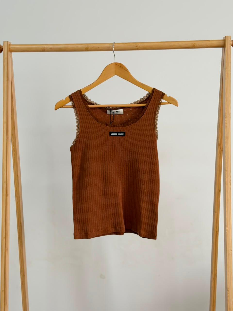 Ladies t-shirts & tops