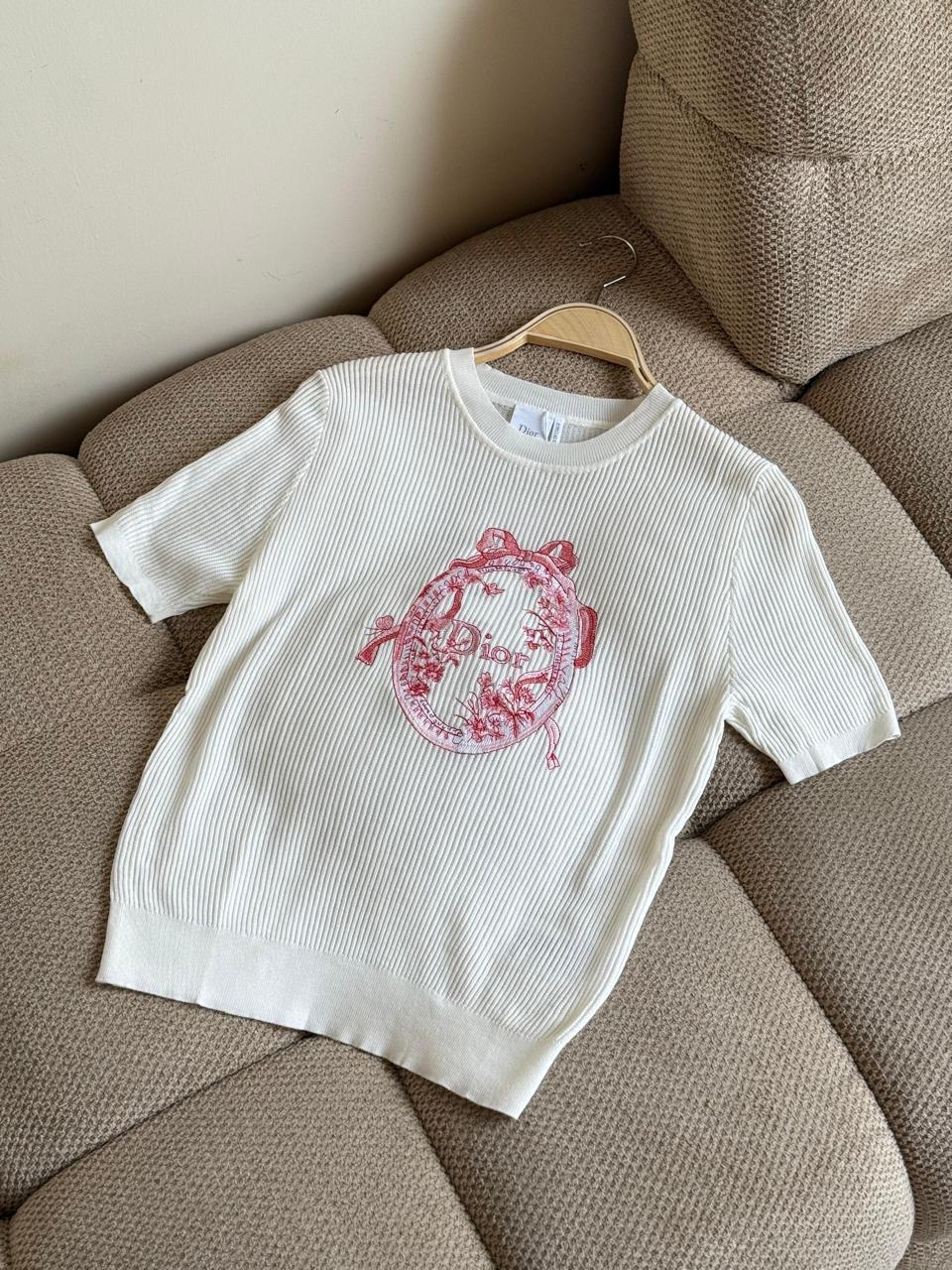 Ladies t-shirts & tops