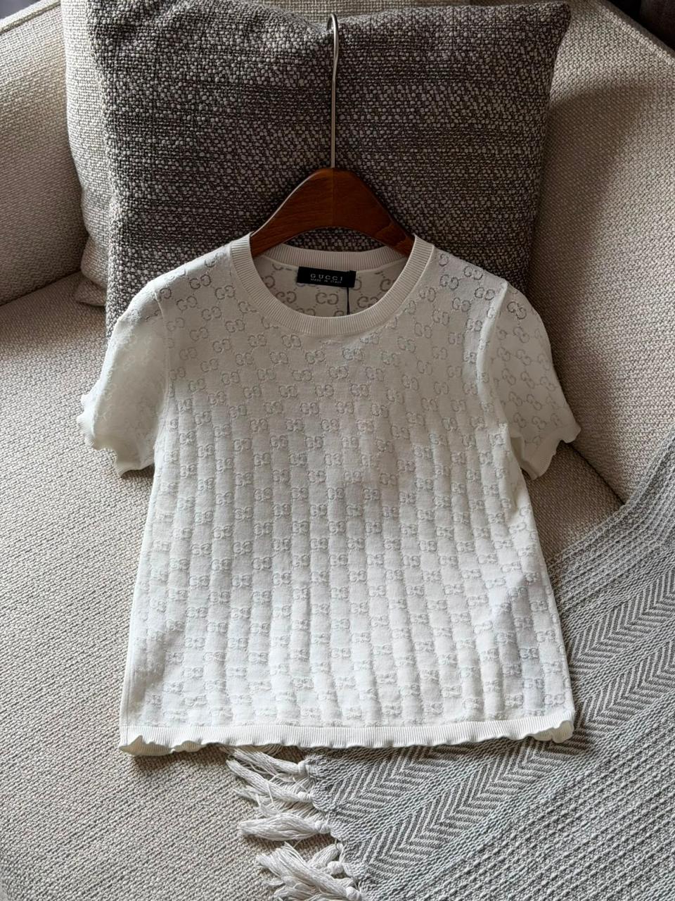 Ladies t-shirts & tops