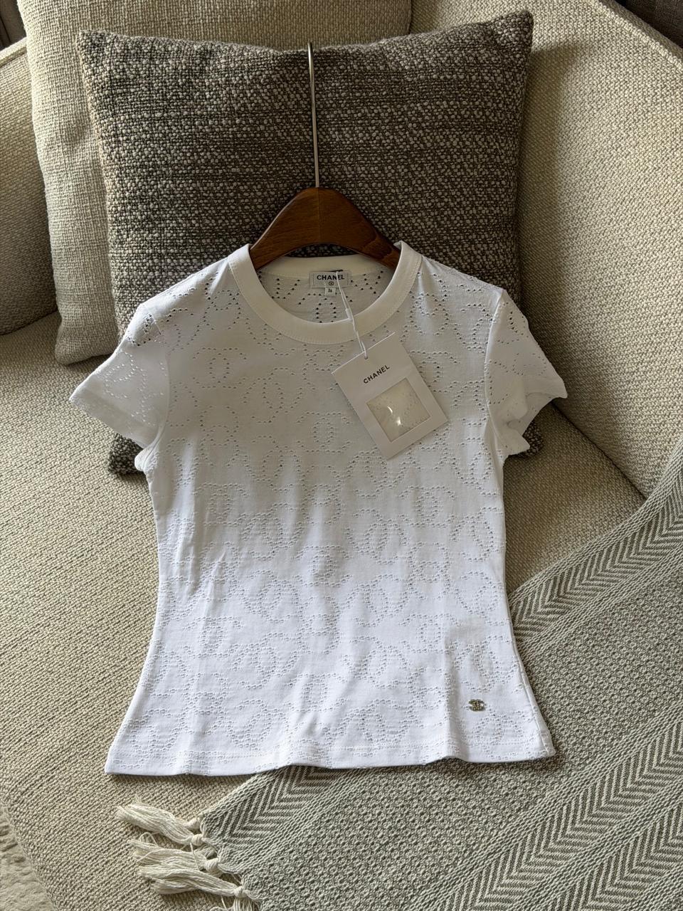 Ladies t-shirts & tops