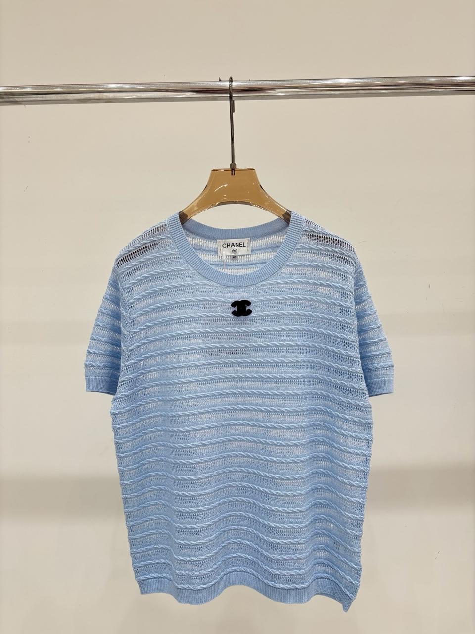 Ladies t-shirts & tops