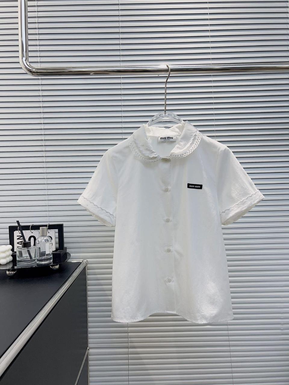 Ladies t-shirts & tops