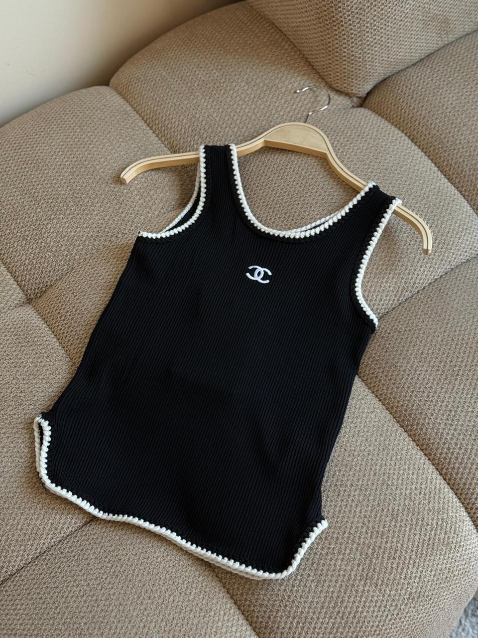 Ladies t-shirts & tops