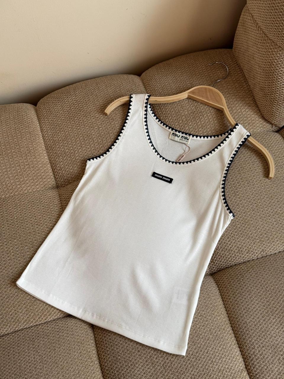 Ladies t-shirts & tops