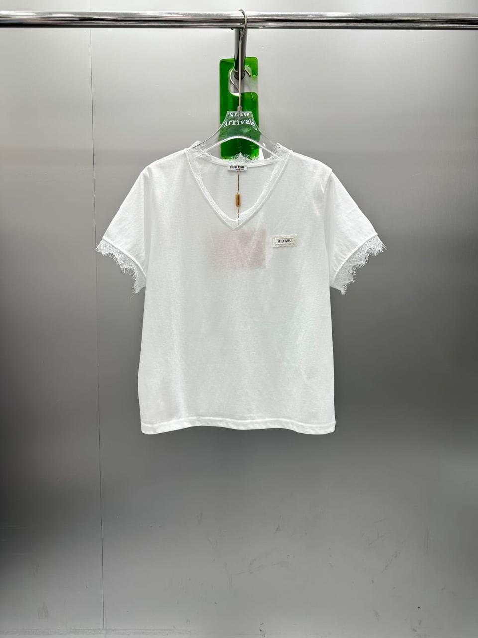 Ladies t-shirts & tops