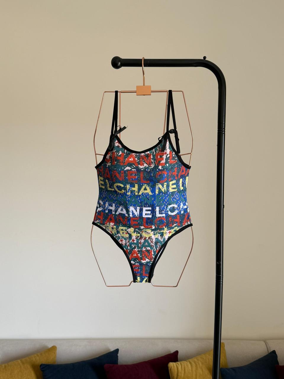 Ladies swimsuits & bikini