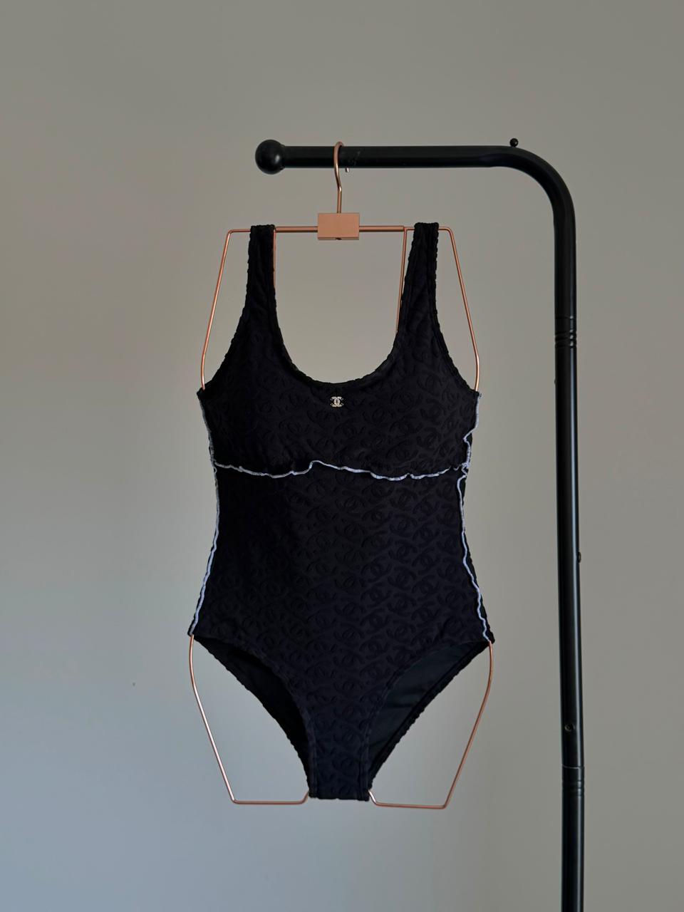 Ladies swimsuits & bikini