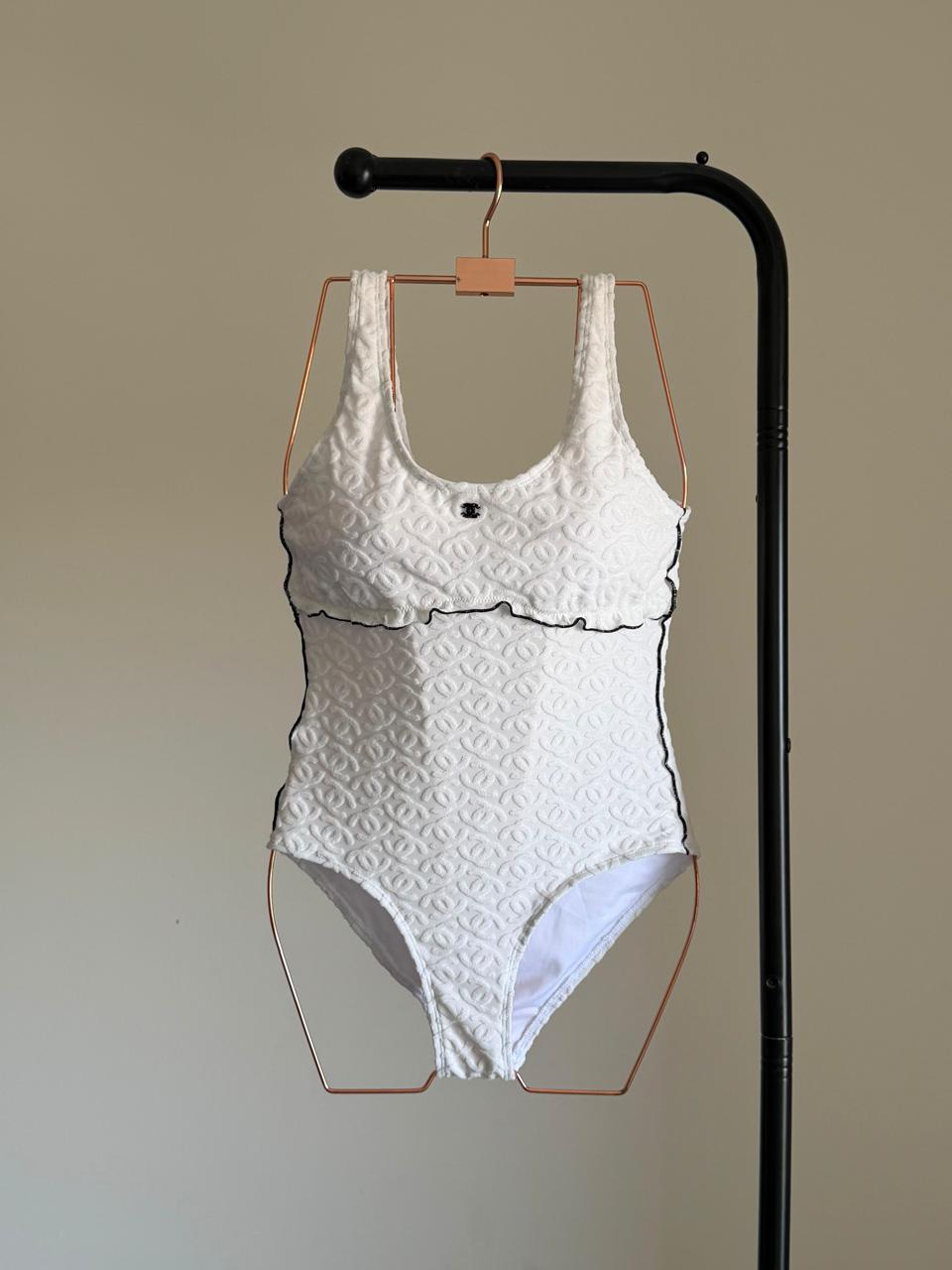 Ladies swimsuits & bikini