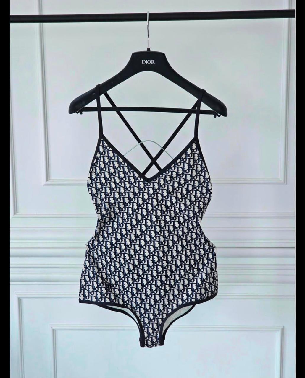 Ladies swimsuits & bikini