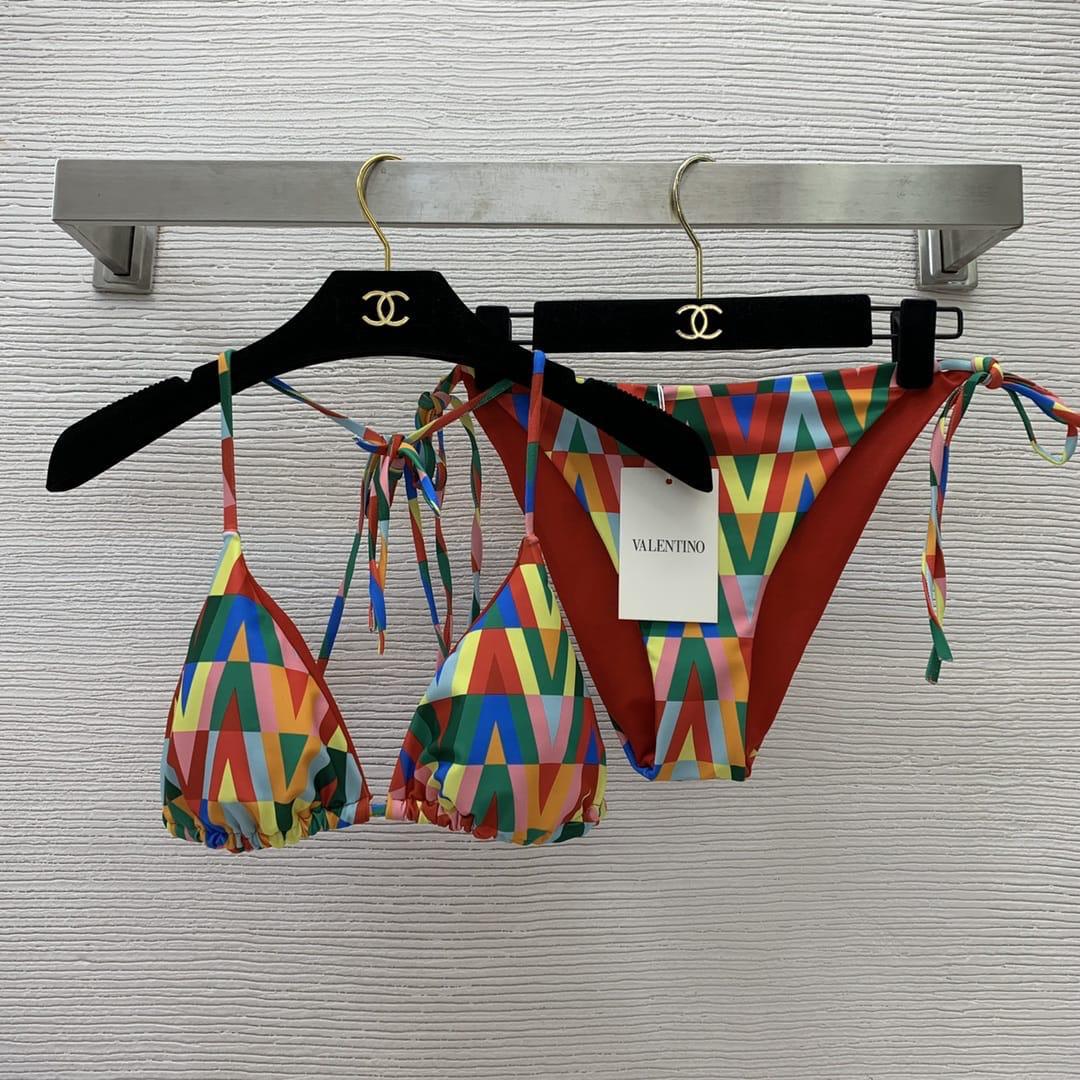 Ladies swimsuits & bikini