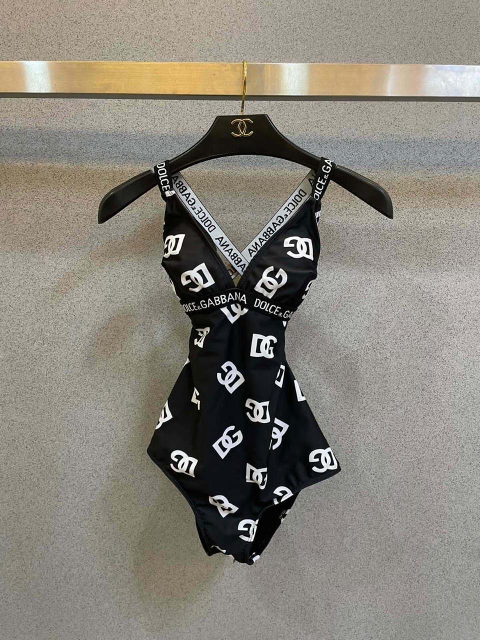 Ladies swimsuits & bikini