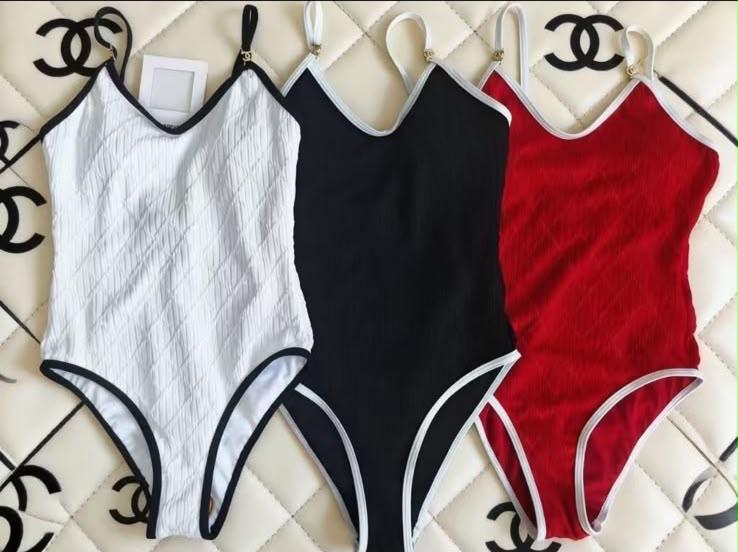 Ladies swimsuits & bikini