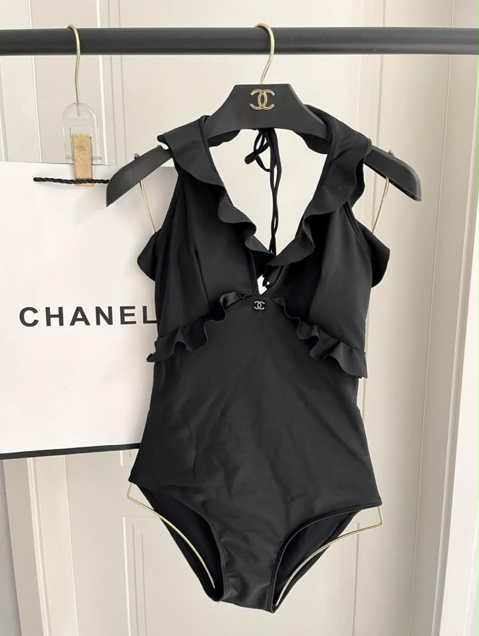 Ladies swimsuits & bikini