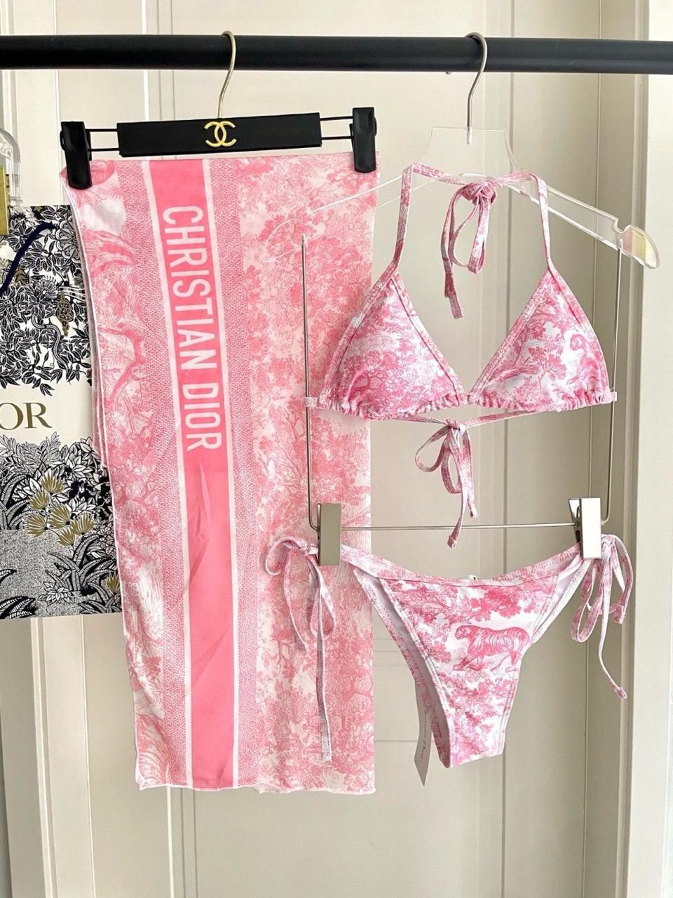 Ladies swimsuits & bikini