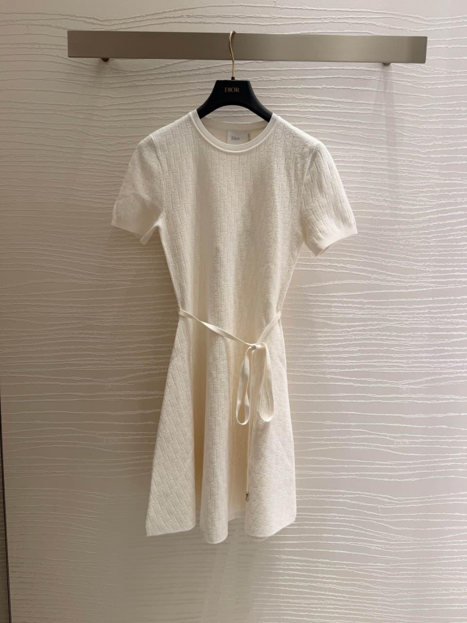 Ladies dresses