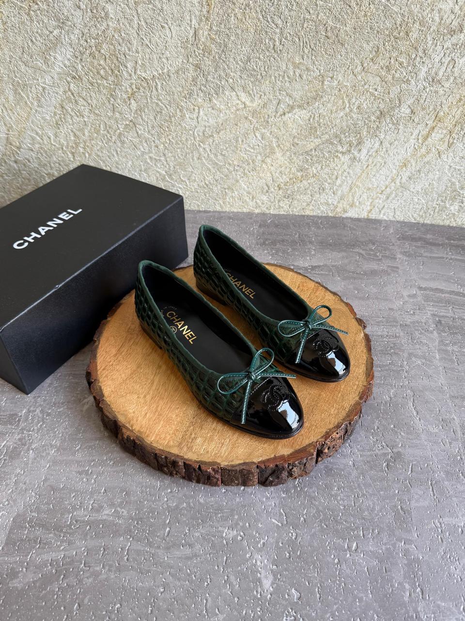 Ladies shoes