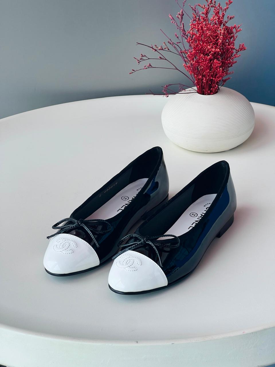 Ladies shoes
