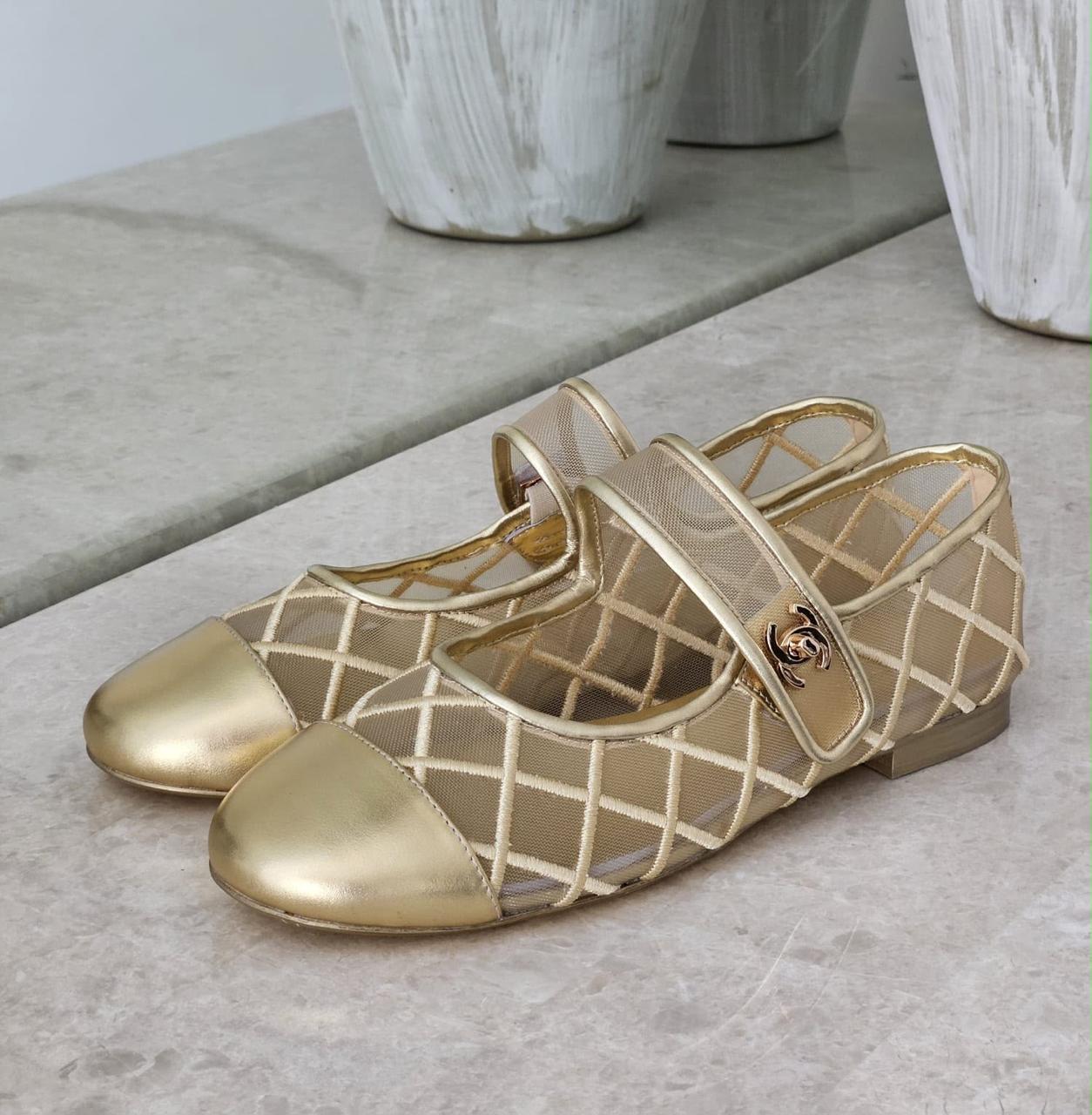 Ladies shoes