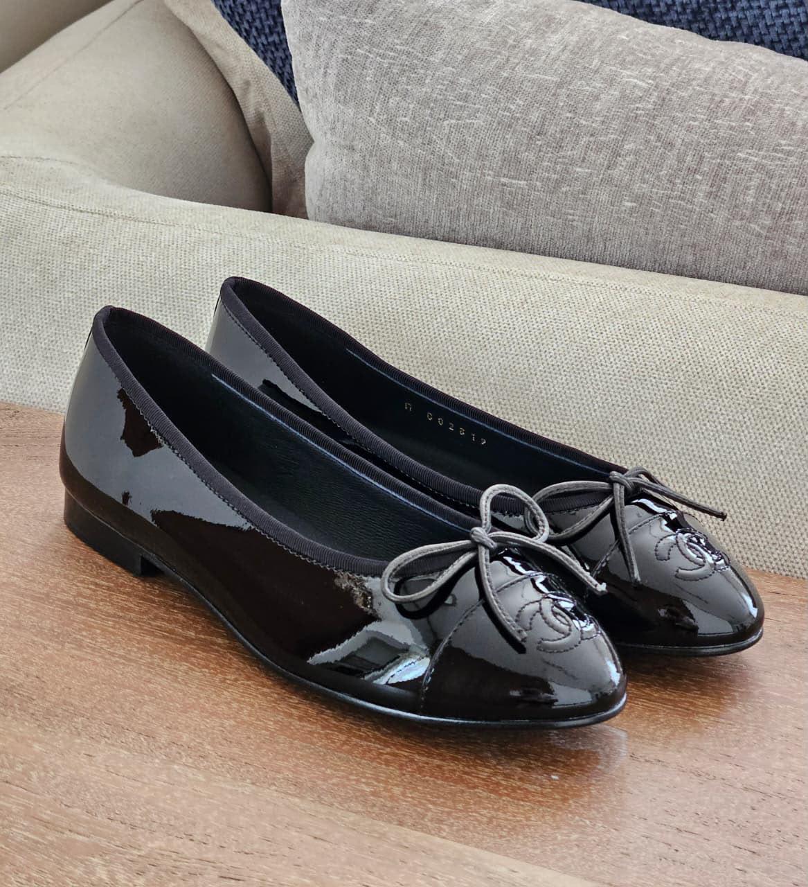Ladies shoes