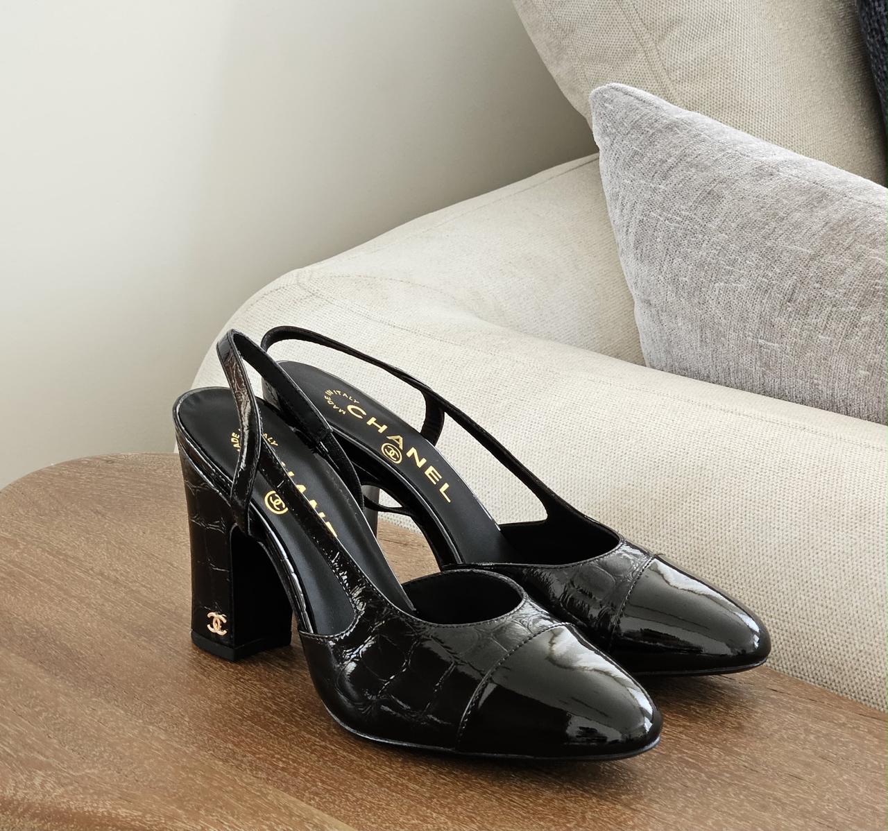 Ladies shoes