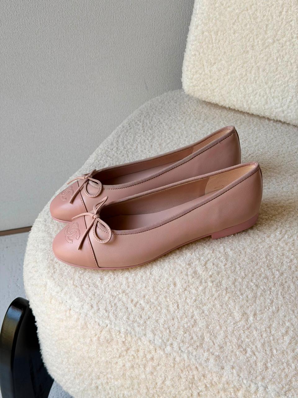 Ladies shoes