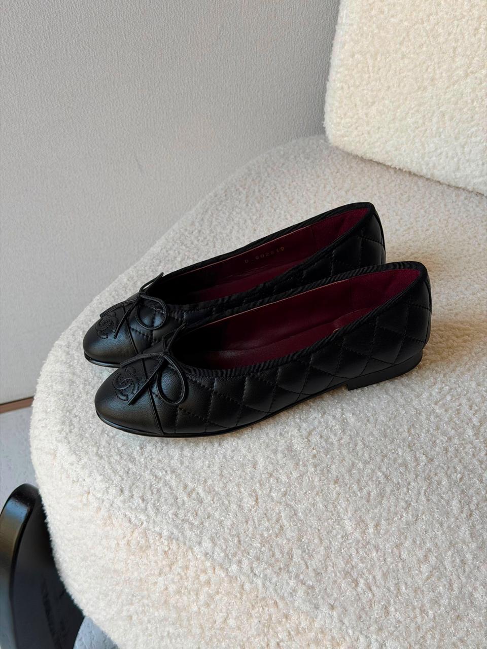 Ladies shoes