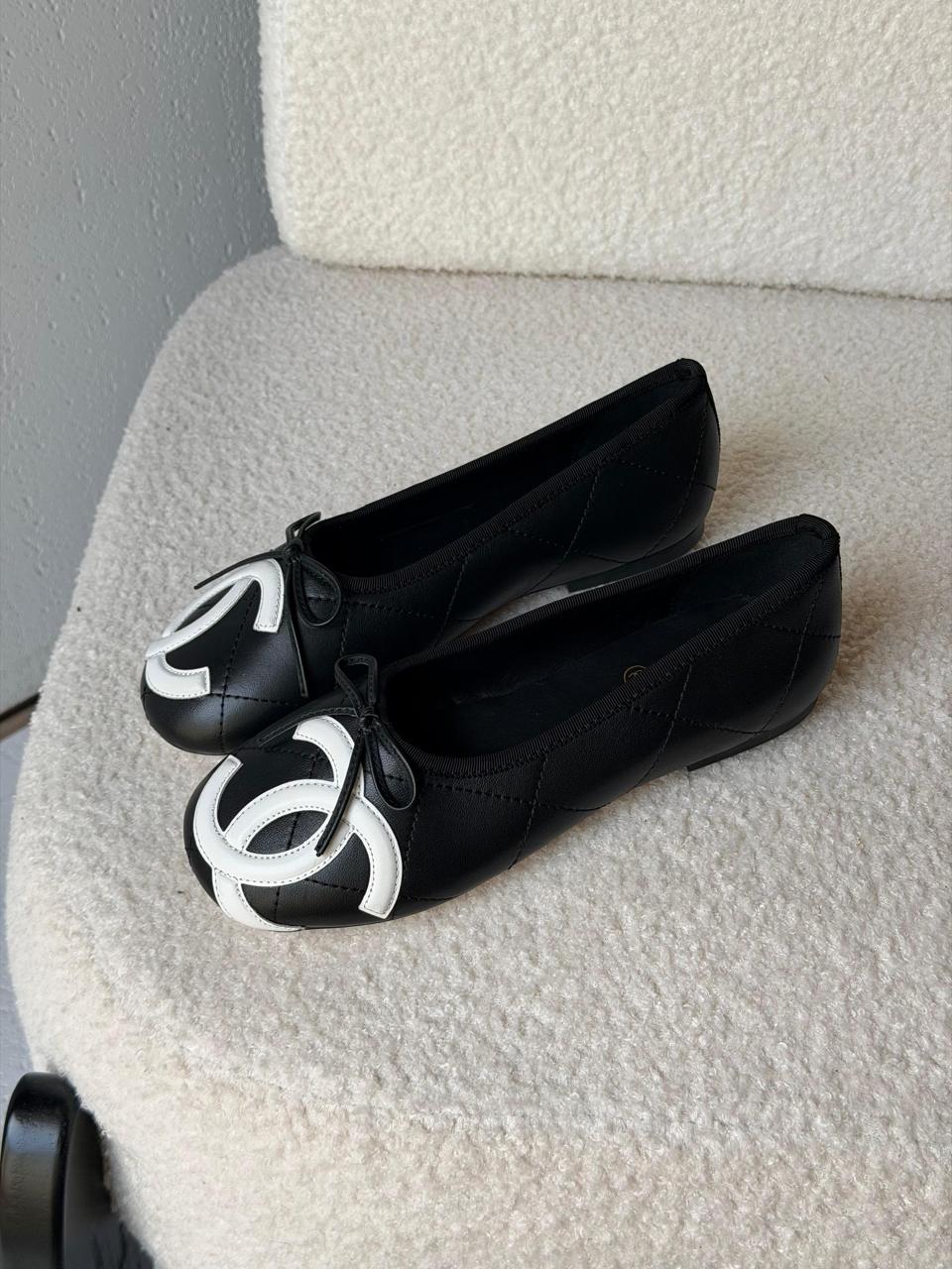 Ladies shoes