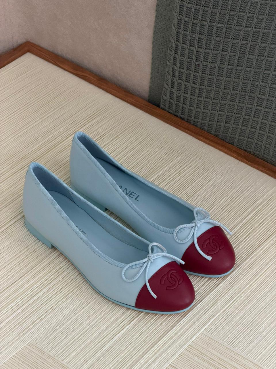 Ladies shoes