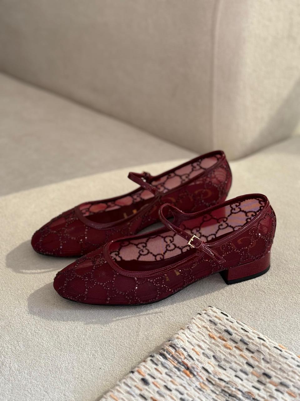 Ladies shoes