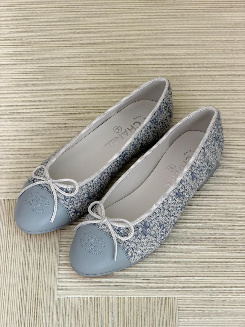 Ladies shoes