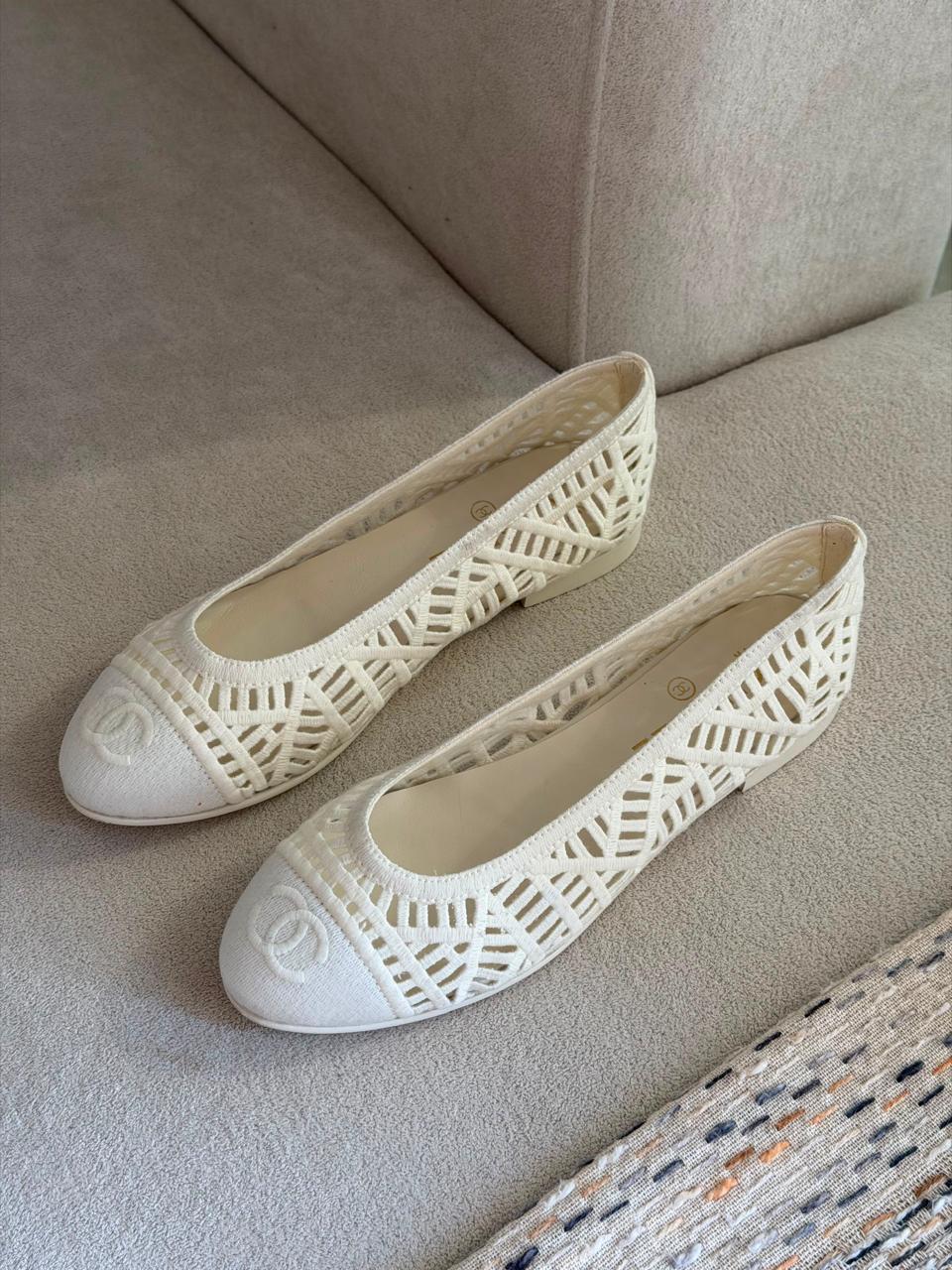 Ladies shoes