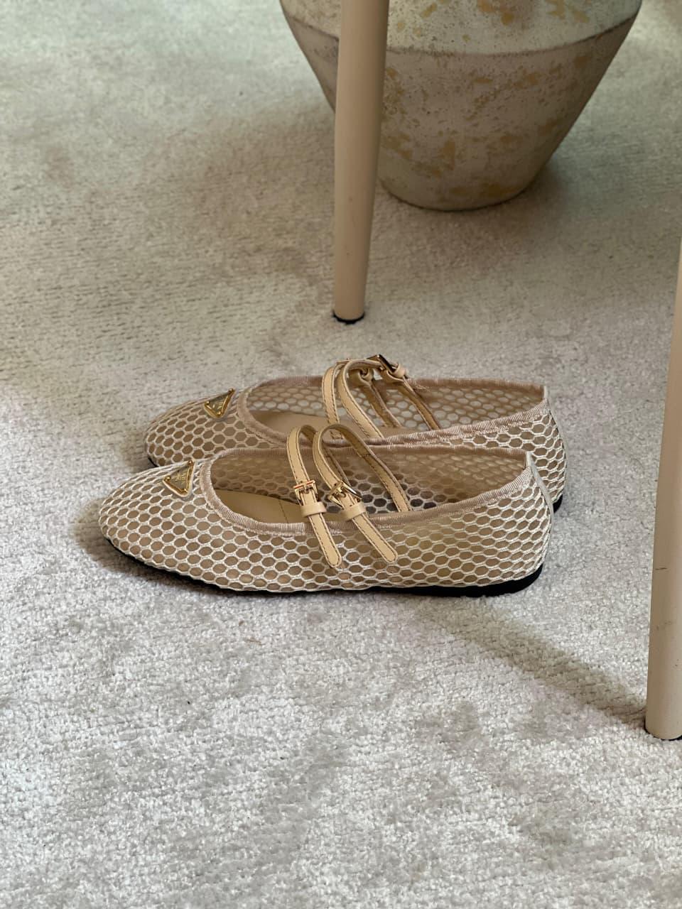 Ladies shoes