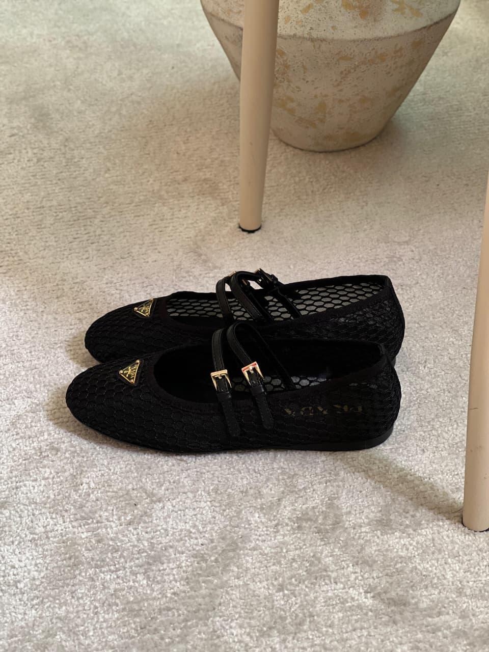 Ladies shoes