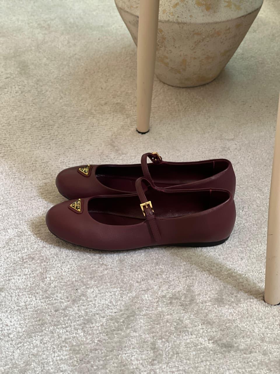 Ladies shoes
