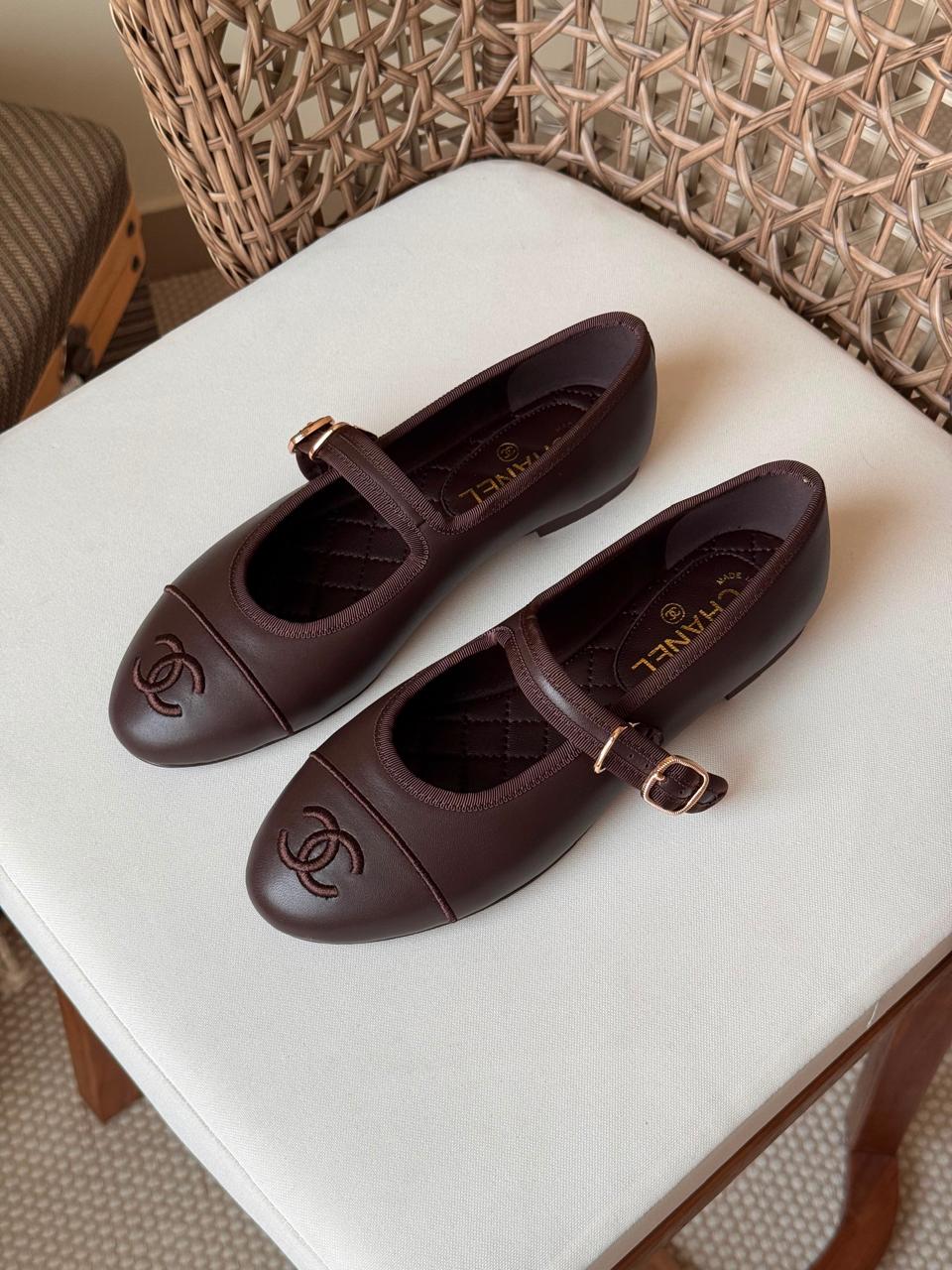 Ladies shoes
