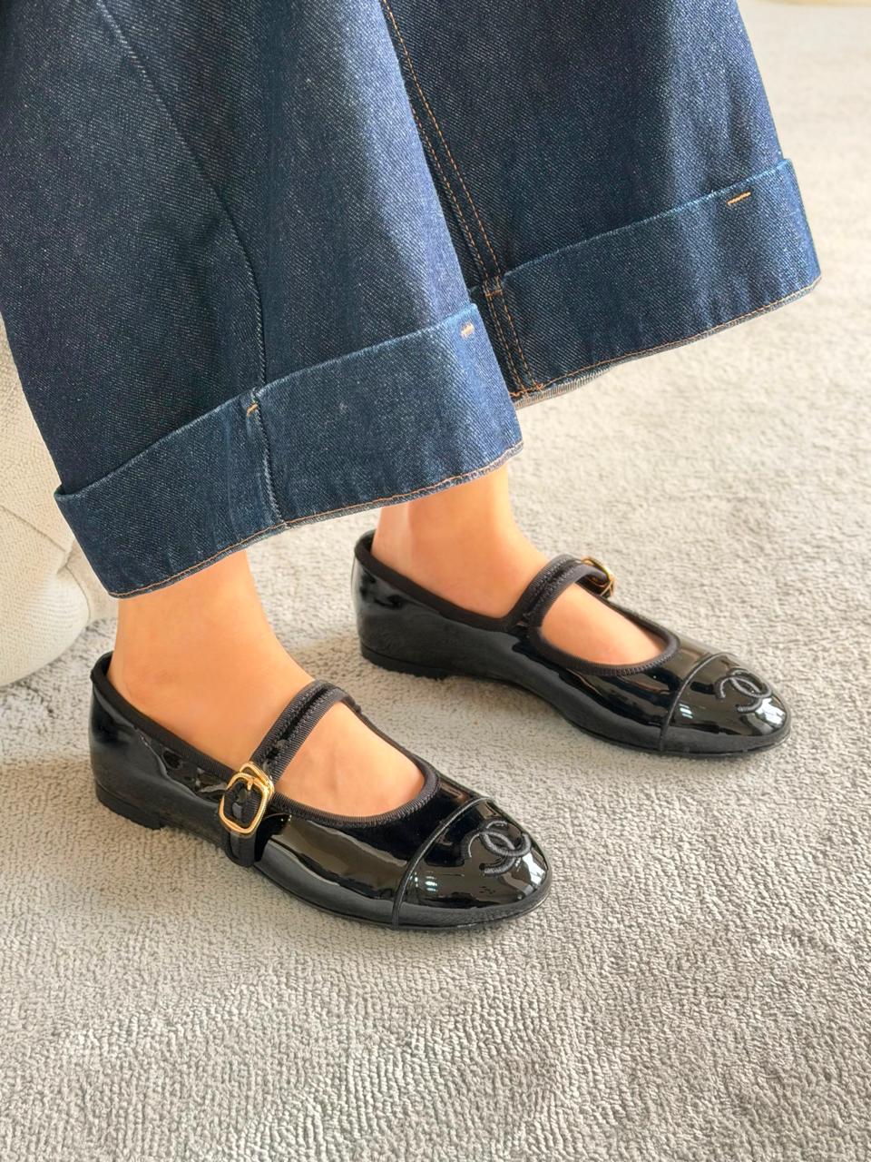 Ladies shoes