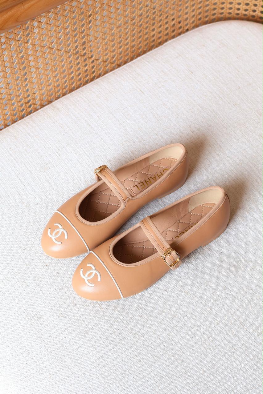 Ladies shoes