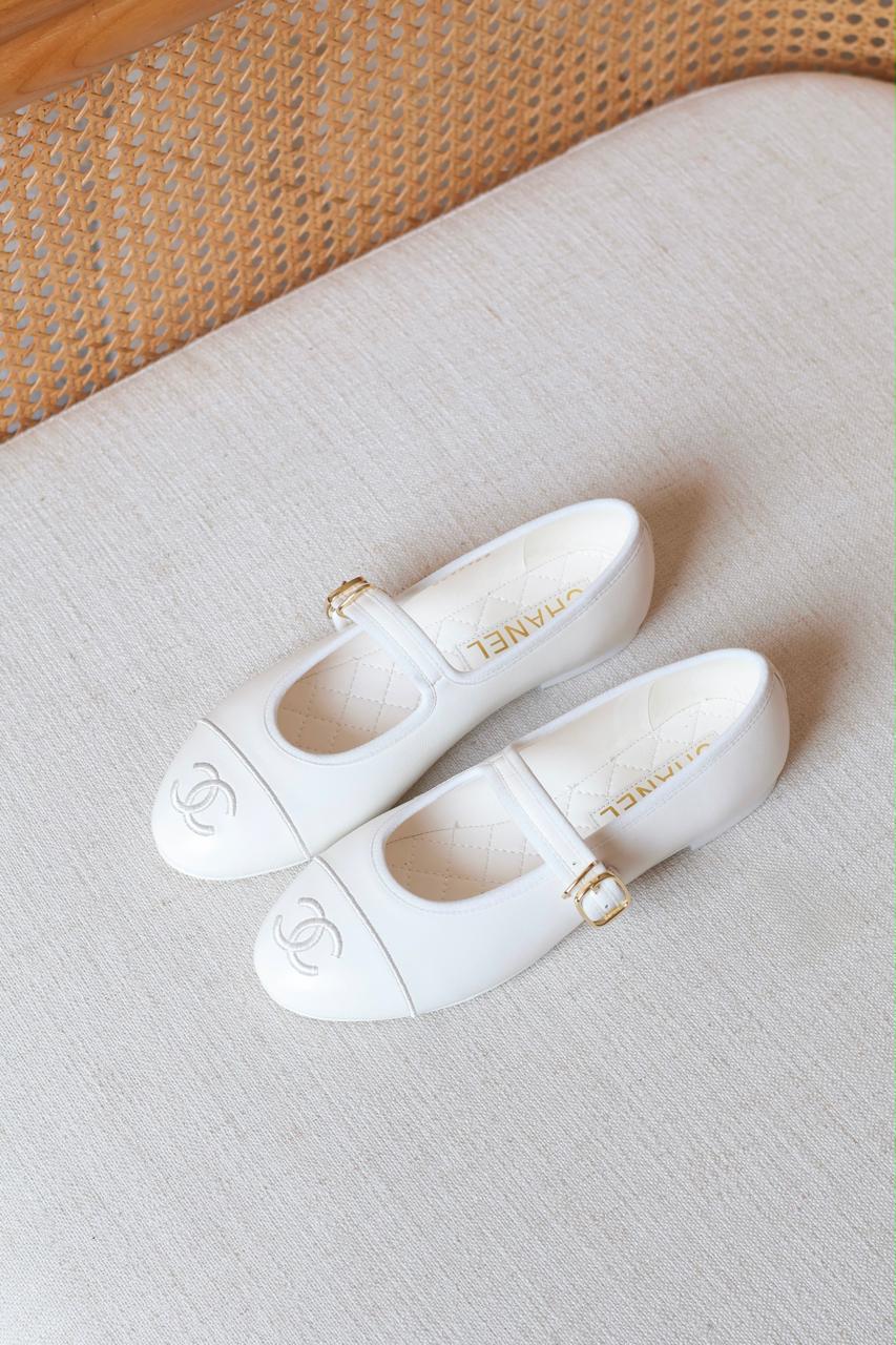 Ladies shoes