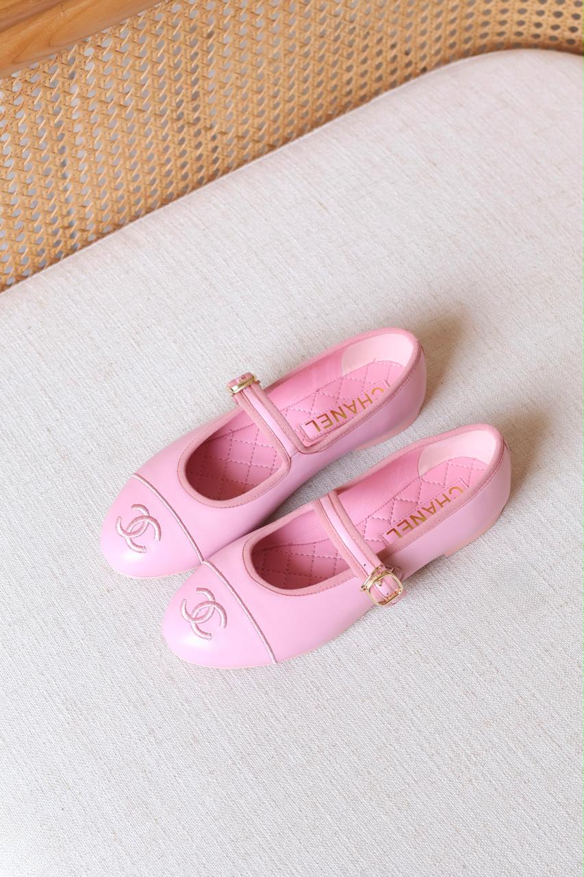 Ladies shoes
