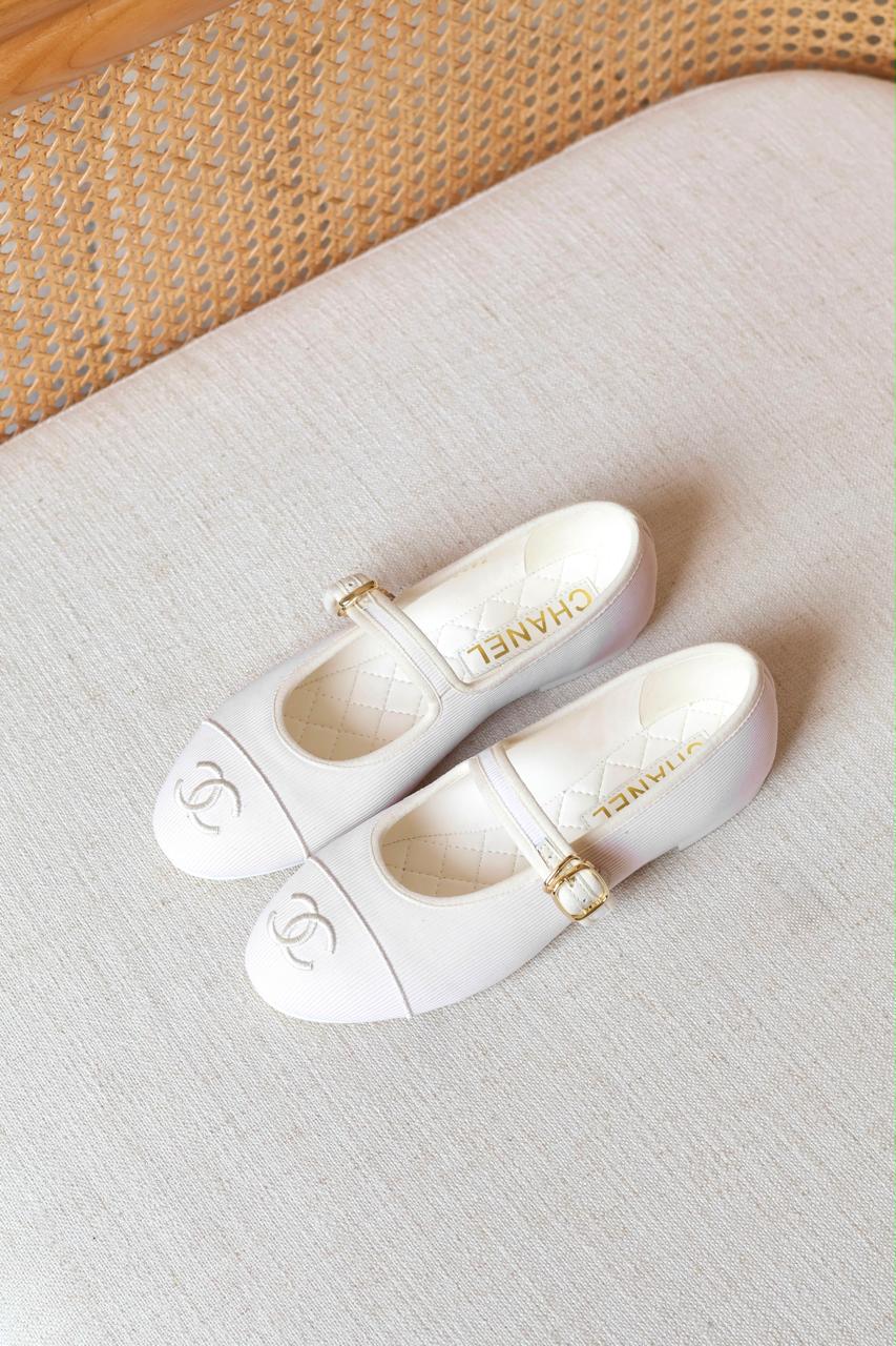Ladies shoes