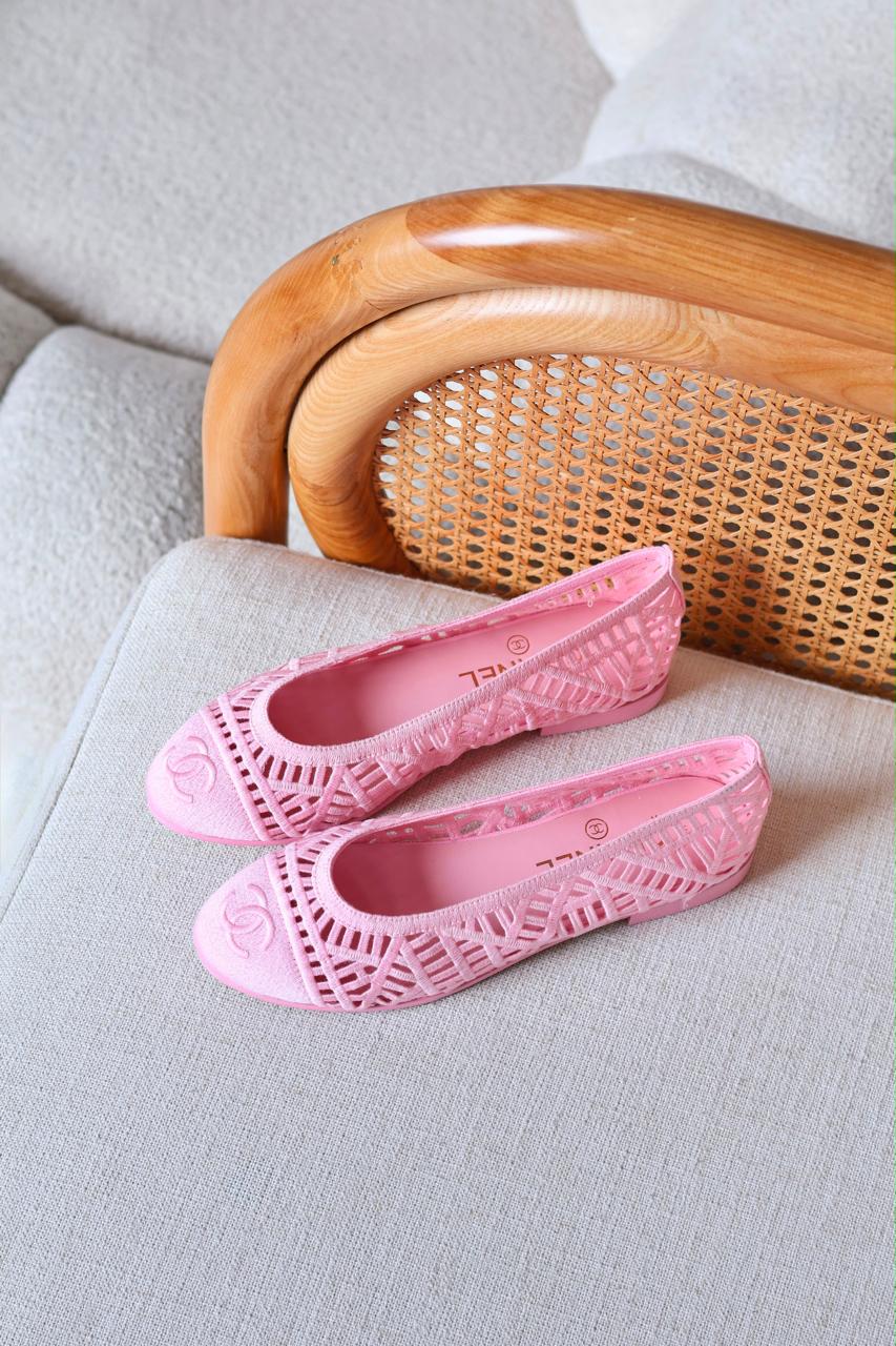 Ladies shoes