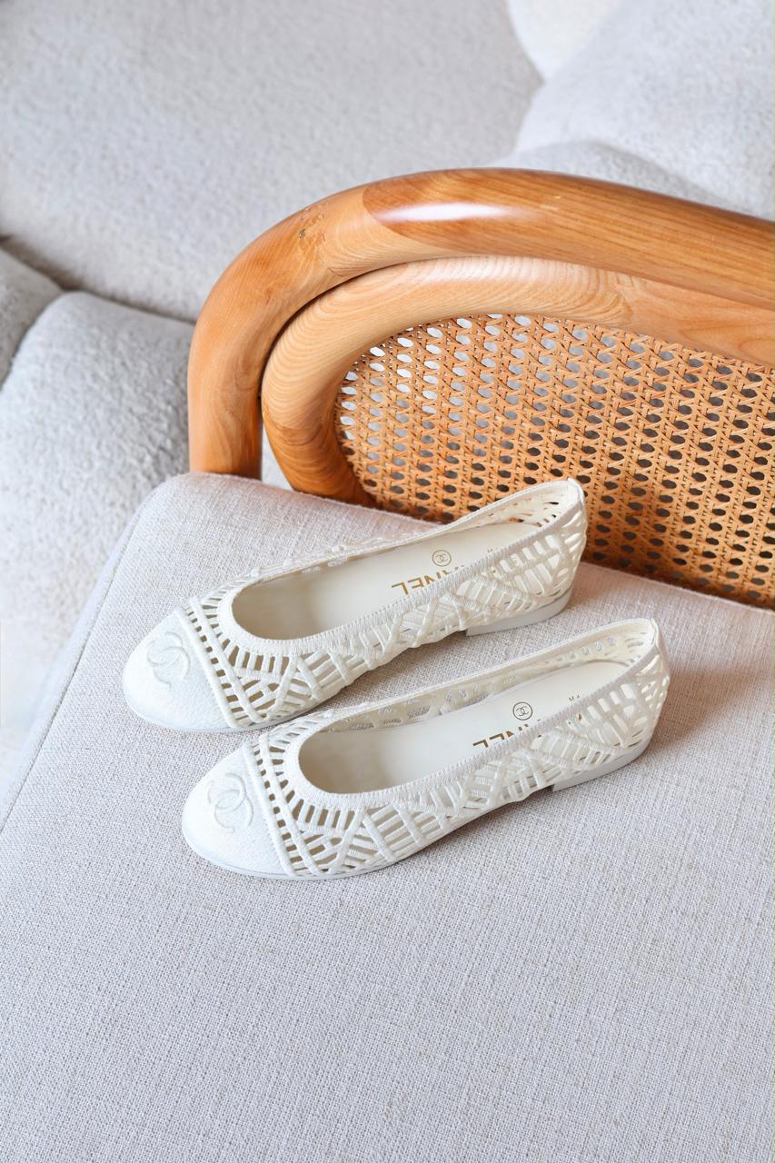 Ladies shoes