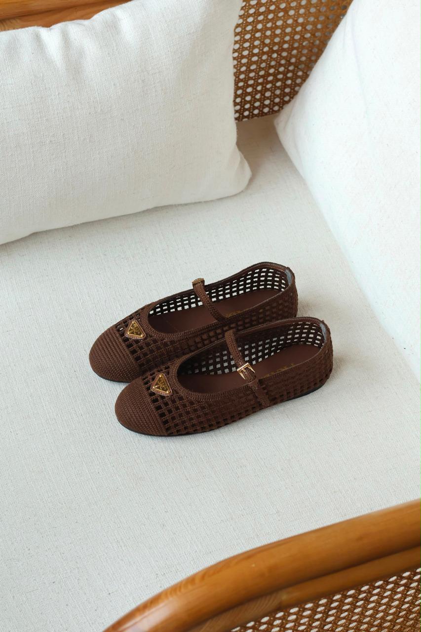 Ladies shoes