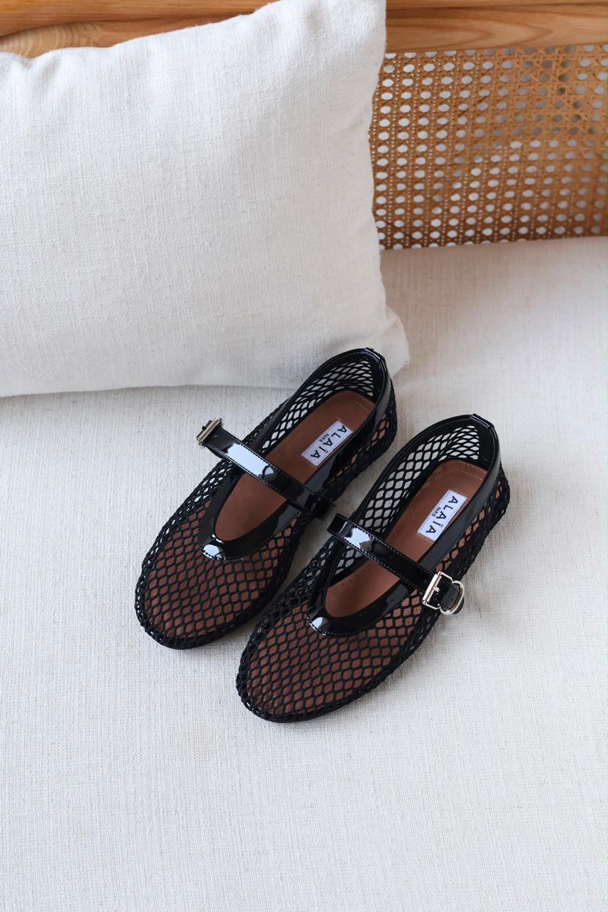 Ladies shoes