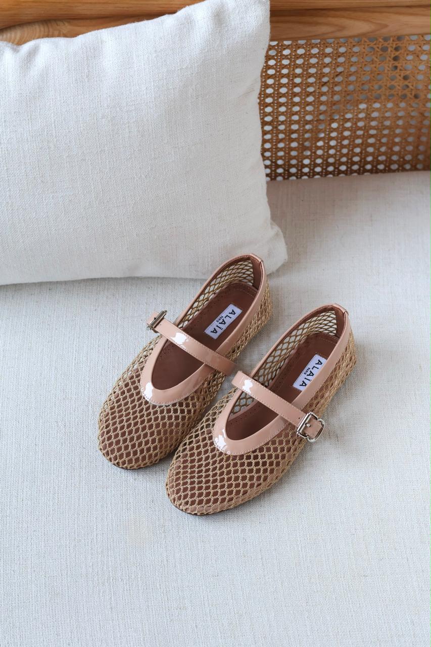 Ladies shoes
